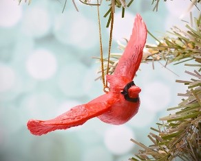 SEFWC126 - Fisher Wildlife Bird Ornaments Flying Cardinal