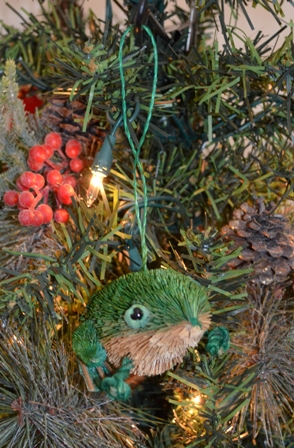 BRUSHOR37 - BrushArt Ornament, Eco-Friendly, Buri Posable, Frog Sitting Animal